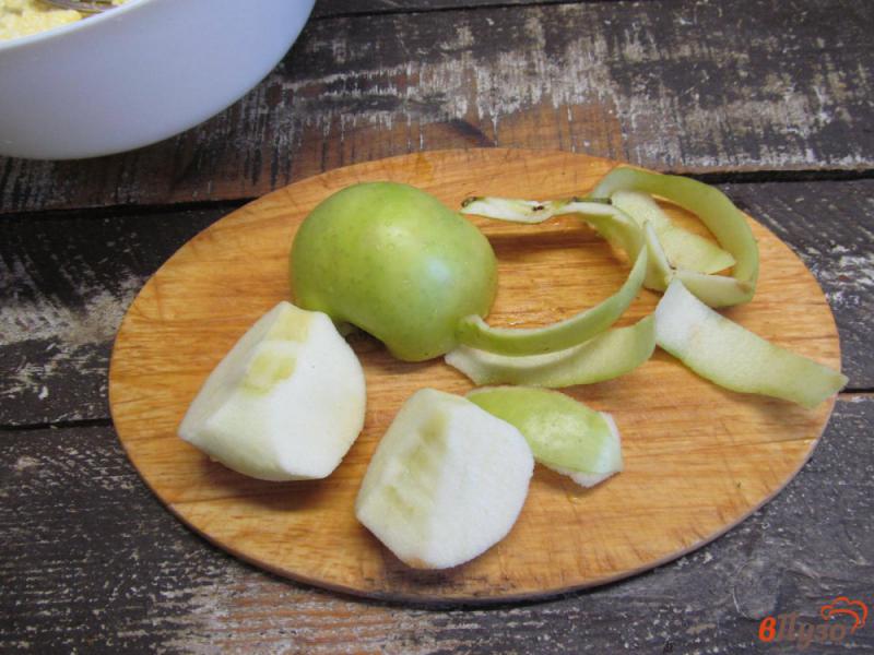 Фото приготовление рецепта: Яблочные сырники шаг №4