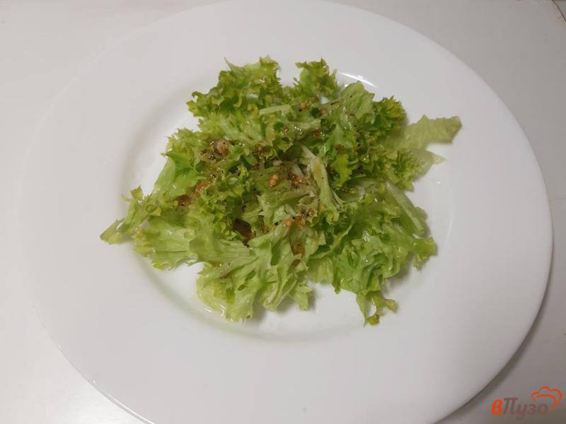 Фото приготовление рецепта: Салат с красной икрой шаг №3