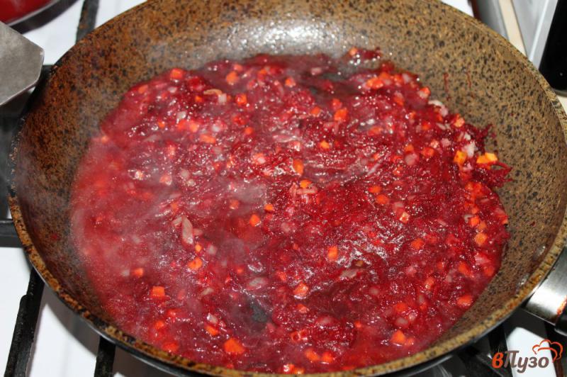 Фото приготовление рецепта: Овощной борщ с салом и чесноком шаг №3
