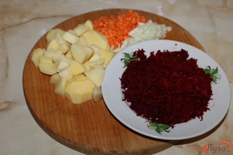 Фото приготовление рецепта: Овощной борщ с салом и чесноком шаг №1