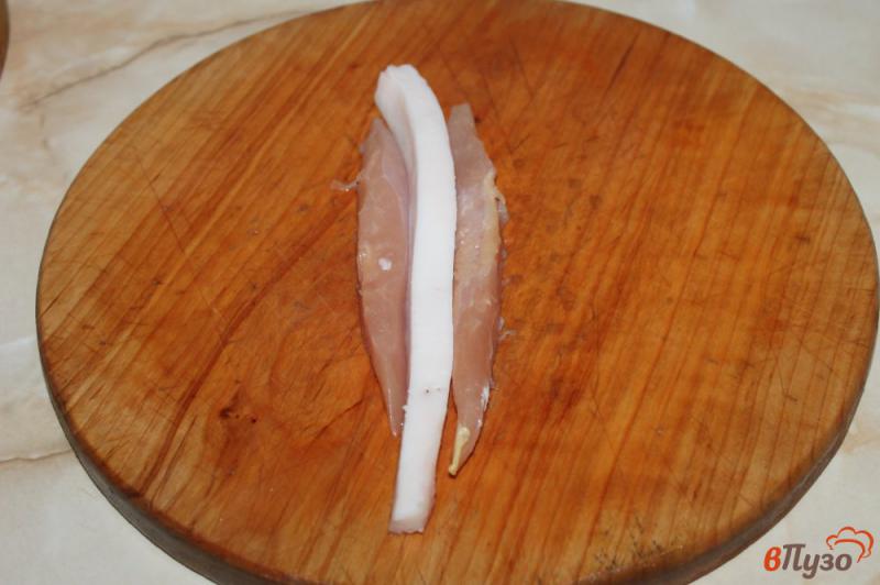 Фото приготовление рецепта: Куриная косичка в луково - чесночном маринаде шаг №2