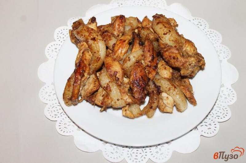 Фото приготовление рецепта: Куриная косичка в луково - чесночном маринаде шаг №8