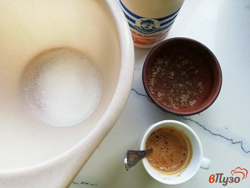 Фото приготовление рецепта: Десерт кофейный с ряженкой шаг №2