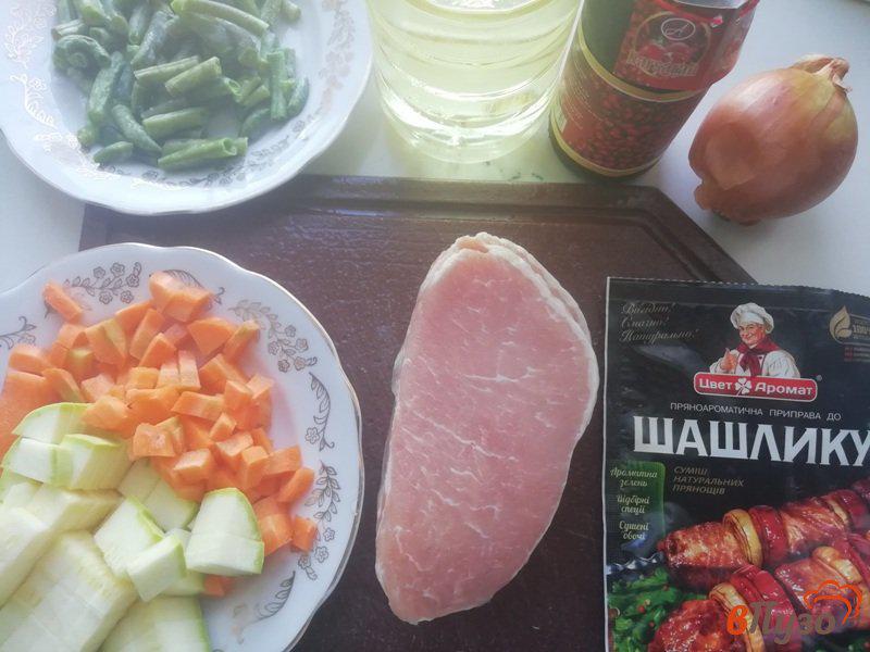 Фото приготовление рецепта: Бефстроганов из свинины с овощами и гранатовым соусом в мультиварке с давлением шаг №1