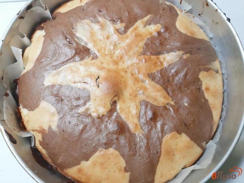 Фото приготовление рецепта: Торт «Зебра» с мандаринами шаг №12