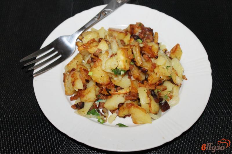 Фото приготовление рецепта: Картофель по - сельски с копченым салом шаг №6