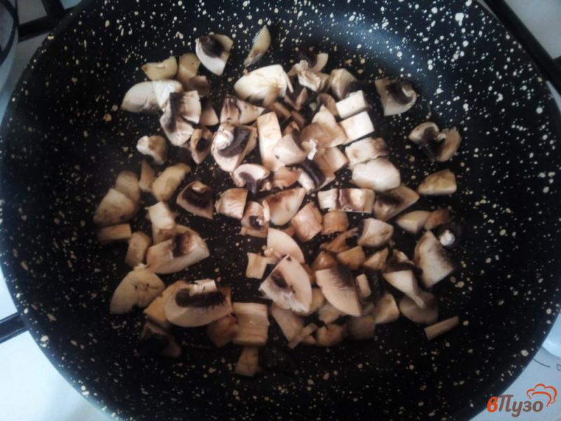 Фото приготовление рецепта: Мясные гнёзда с грибами шаг №2