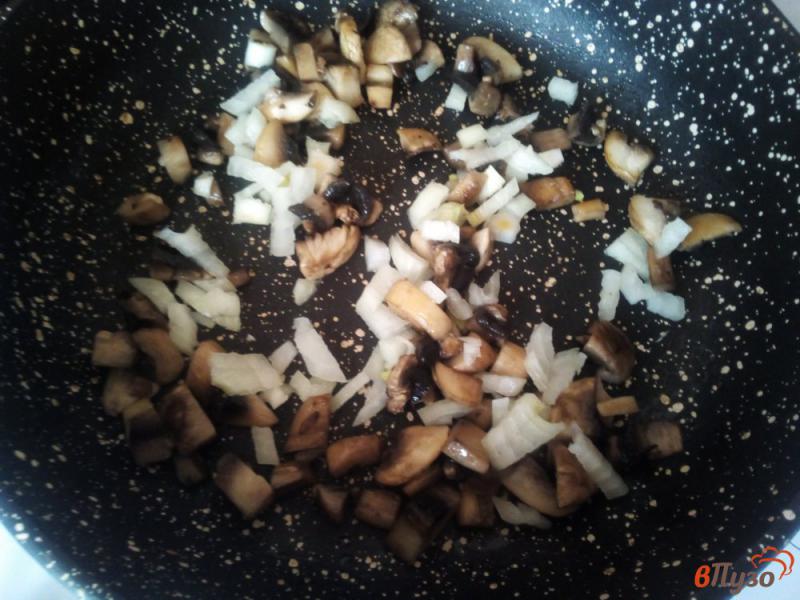 Фото приготовление рецепта: Мясные гнёзда с грибами шаг №4