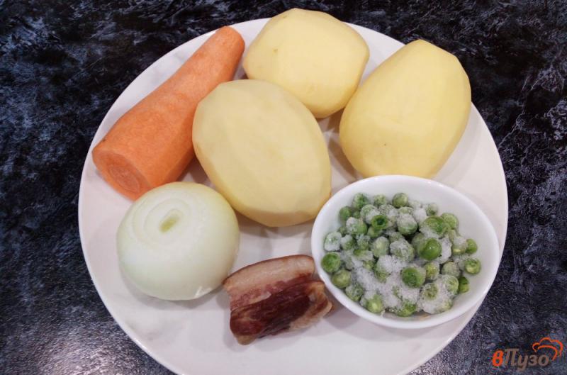 Фото приготовление рецепта: Гороховый суп на курином бульоне с копченым салом шаг №1