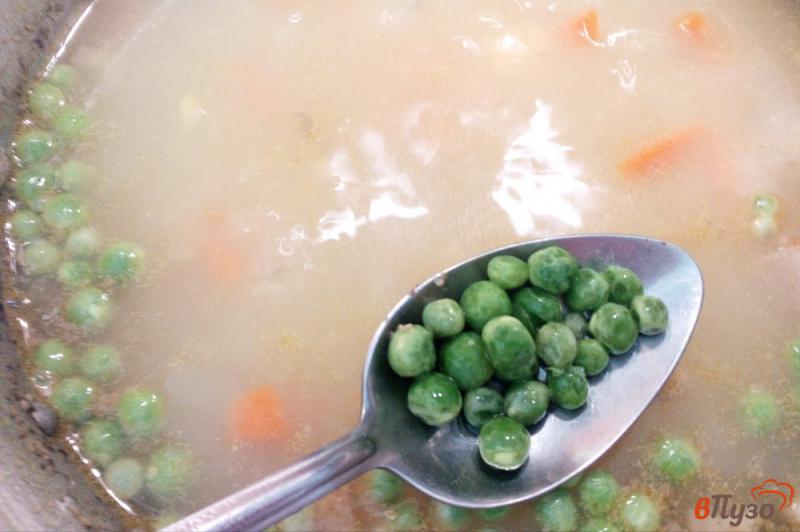 Фото приготовление рецепта: Гороховый суп на курином бульоне с копченым салом шаг №9