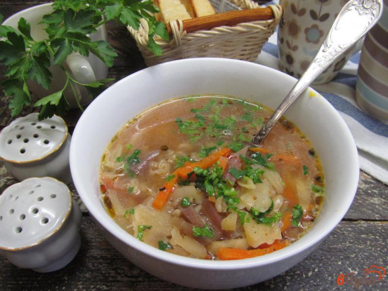 Фото приготовление рецепта: Суп с перловкой капустой и маринованной свеклой шаг №11
