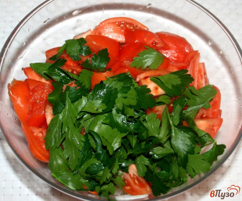 Фото приготовление рецепта: Салат из помидоров с фасолью шаг №3