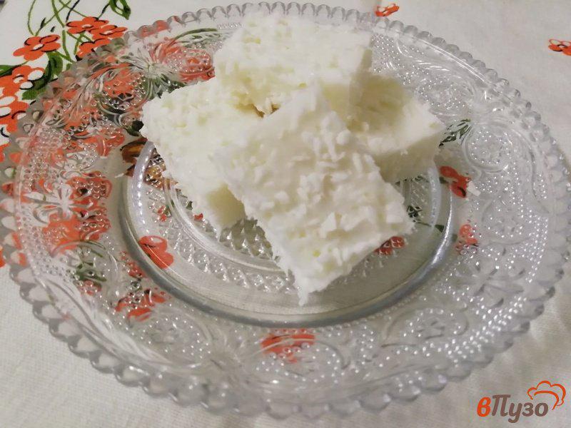 Фото приготовление рецепта: Десерт «кокосовые облачка» шаг №5