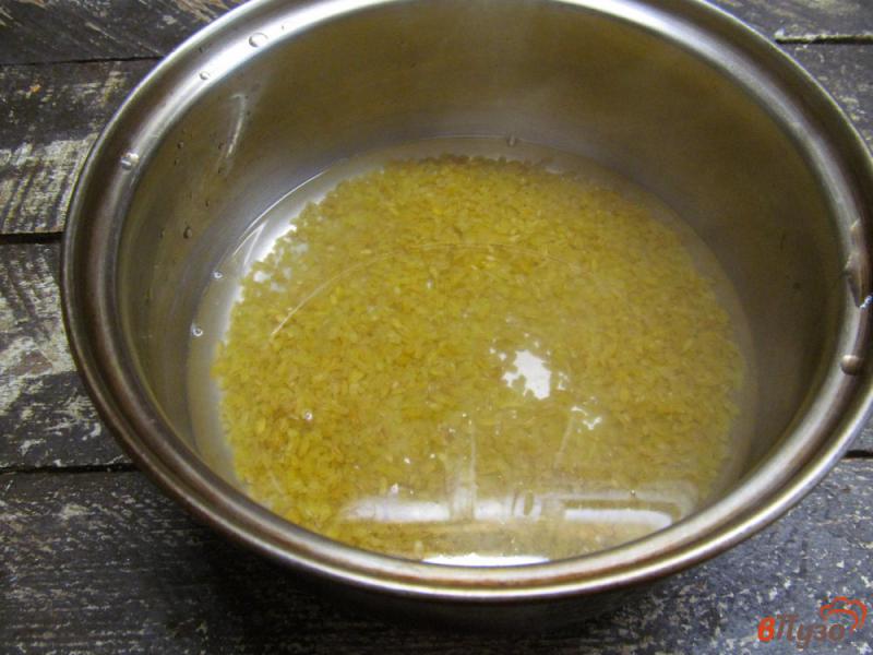 Фото приготовление рецепта: Теплый салат из булгура с соусом цацики шаг №2