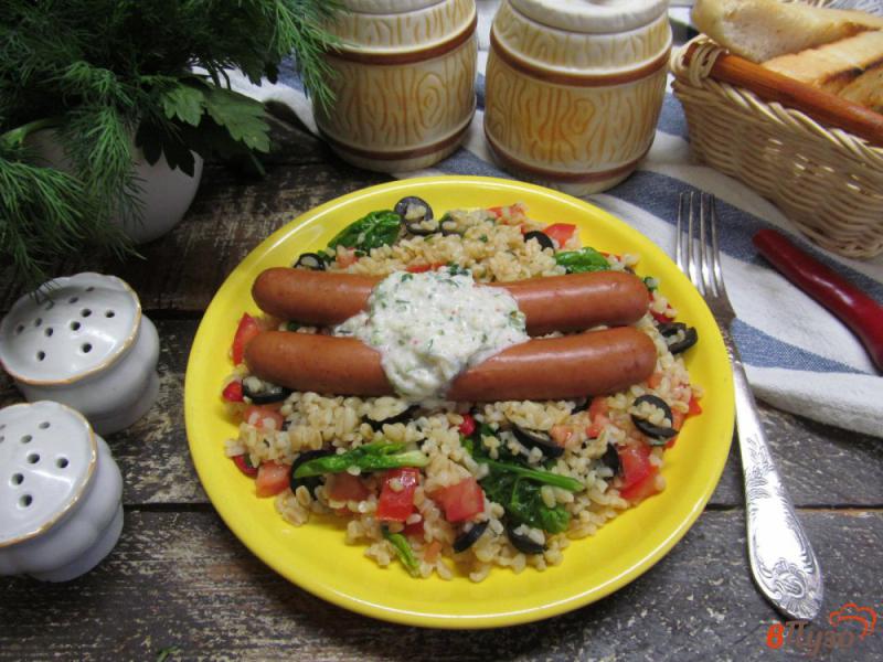 Фото приготовление рецепта: Теплый салат из булгура с соусом цацики шаг №9