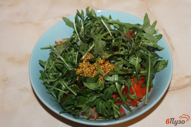 Фото приготовление рецепта: Салат из рукколы с авокадо шаг №4