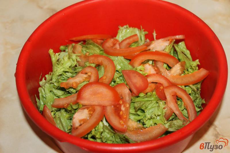 Фото приготовление рецепта: Салат со свининой и сухариками шаг №2