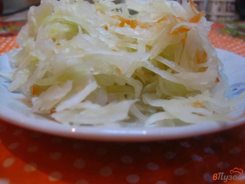 Фото приготовление рецепта: Салат свекольный с капустой шаг №3