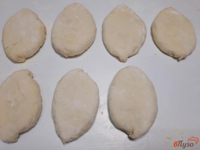 Фото приготовление рецепта: Пирожки жареные с картошкой шаг №11