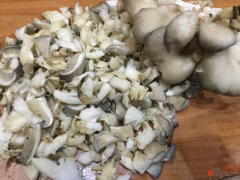 Фото приготовление рецепта: Пирог с капустой и грибами наливной шаг №2