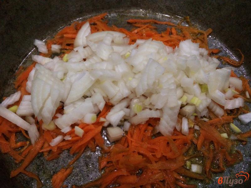 Фото приготовление рецепта: Блины с рисово-овощной начинкой шаг №8