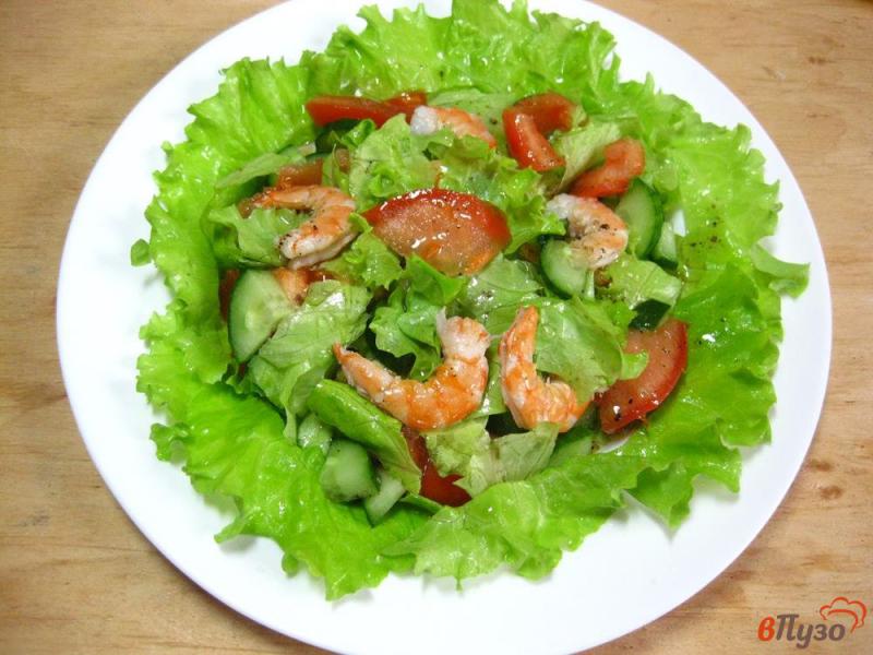 Фото приготовление рецепта: Салат овощной с креветками шаг №4
