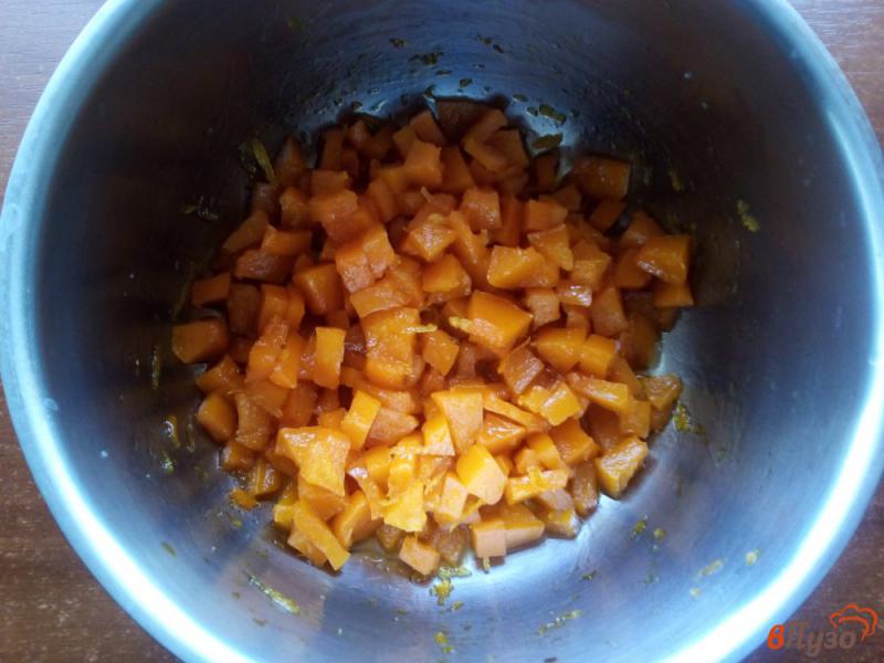 Фото приготовление рецепта: Слойки с тыквой и апельсином шаг №4