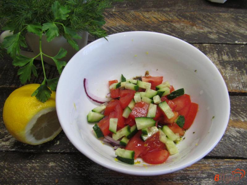 Фото приготовление рецепта: Салат из кус-куса с овощами и моцареллой шаг №5