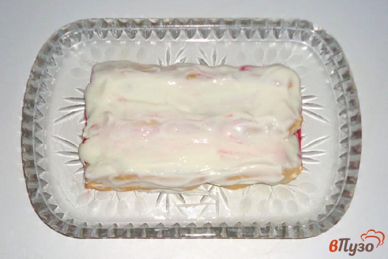 Фото приготовление рецепта: Австрийский десерт «Kardinalschnitten» с брусничным соусом шаг №11