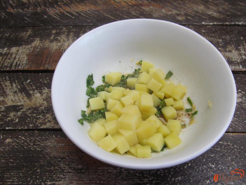 Фото приготовление рецепта: Картофельный салат с ветчиной и помидором шаг №2