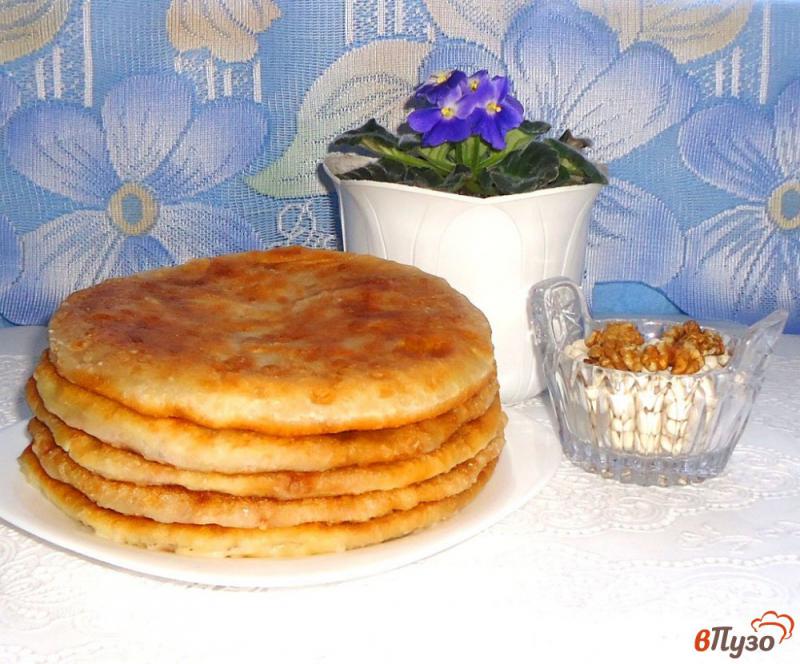 Фото приготовление рецепта: Постные лепёшки с фасолью и орехами шаг №11
