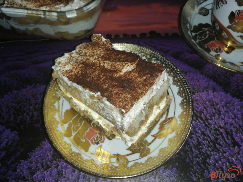 Фото приготовление рецепта: Десерт с малиной и взбитыми сливками шаг №13