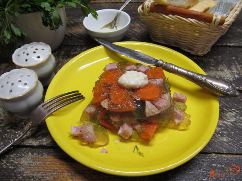Фото приготовление рецепта: Заливное из моркови с ветчиной шаг №11
