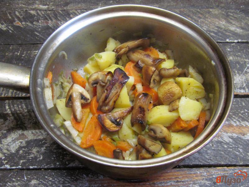 Фото приготовление рецепта: Постное овощное рагу с грибами шаг №8