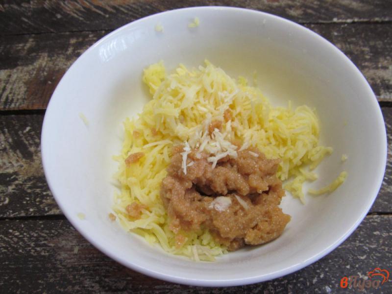 Фото приготовление рецепта: Картофельные котлеты с икрой трески шаг №2