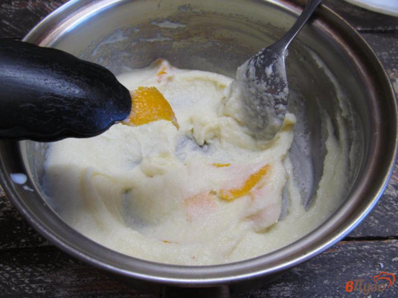 Фото приготовление рецепта: Десерт из манной крупы с апельсином шаг №3
