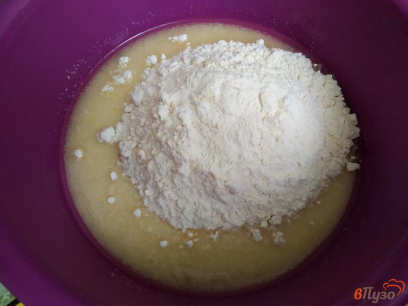 Фото приготовление рецепта: Печенье на рассоле с манной крупой шаг №4