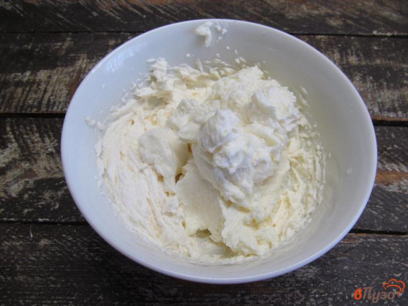 Фото приготовление рецепта: Домашнее мороженое из творога с шоколадом и цедрой апельсина шаг №4