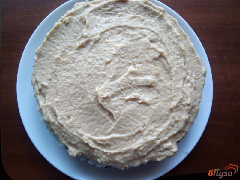 Фото приготовление рецепта: Торт из шоколадного бисквита с прослойкой из кокосовой стружки шаг №22