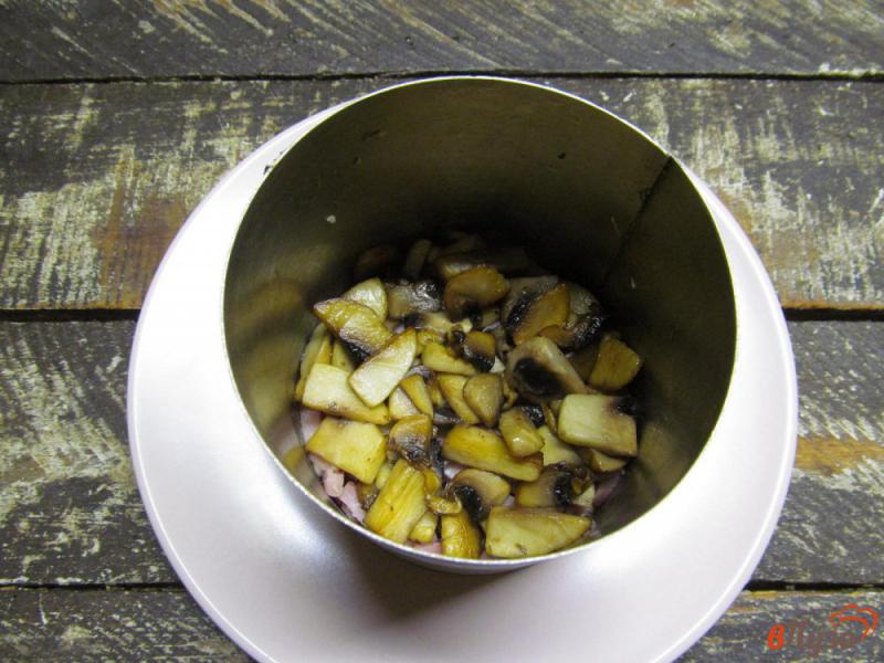 Фото приготовление рецепта: Салат с грибами и морковью по-корейски шаг №2