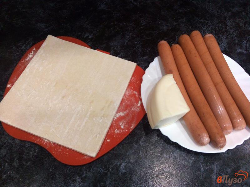 Фото приготовление рецепта: Необычные сосиски в тесте с сыром шаг №1