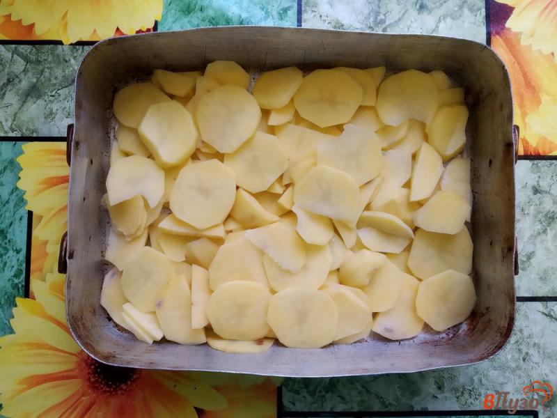 Фото приготовление рецепта: Картофель с фрикадельками в сливочно-сырном соусе шаг №5