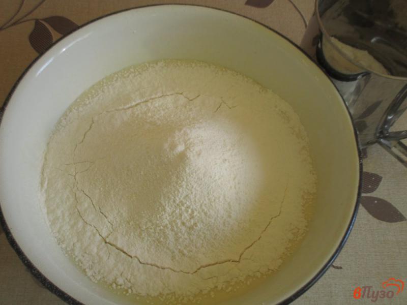 Фото приготовление рецепта: Жареные пирожки с картошкой и вешенками шаг №4