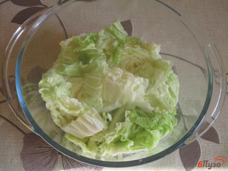Фото приготовление рецепта: Салат зеленый с адыгейской солью шаг №1