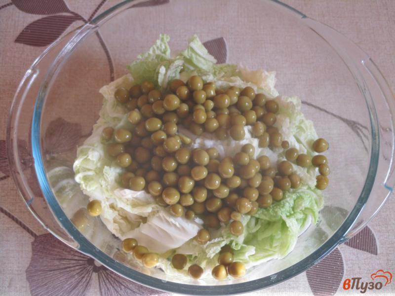 Фото приготовление рецепта: Салат зеленый с адыгейской солью шаг №2