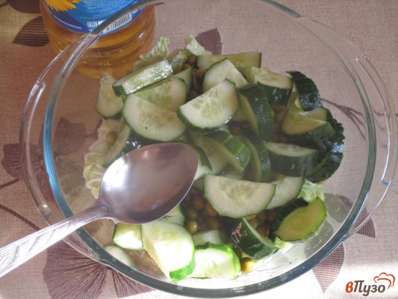 Фото приготовление рецепта: Салат зеленый с адыгейской солью шаг №4
