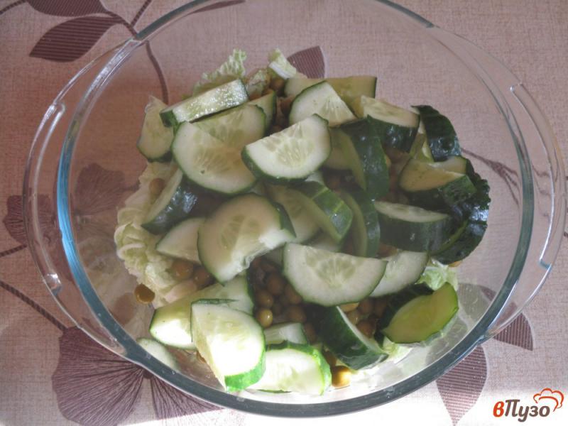 Фото приготовление рецепта: Салат зеленый с адыгейской солью шаг №3