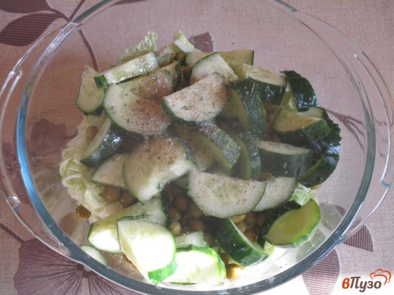 Фото приготовление рецепта: Салат зеленый с адыгейской солью шаг №5