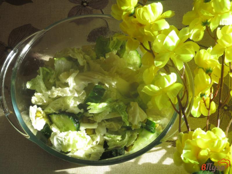 Фото приготовление рецепта: Салат зеленый с адыгейской солью шаг №6