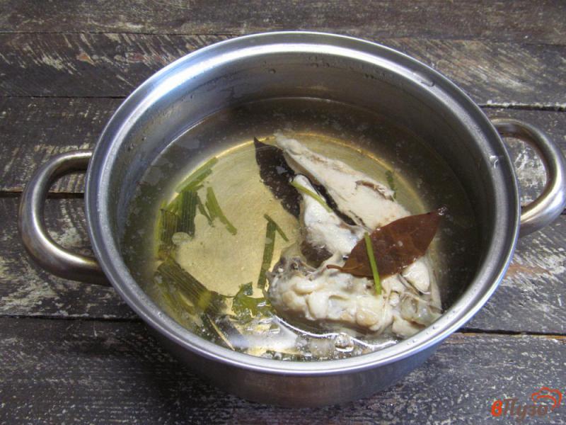 Фото приготовление рецепта: Суп из брокколи с гречневой лапшой шаг №2